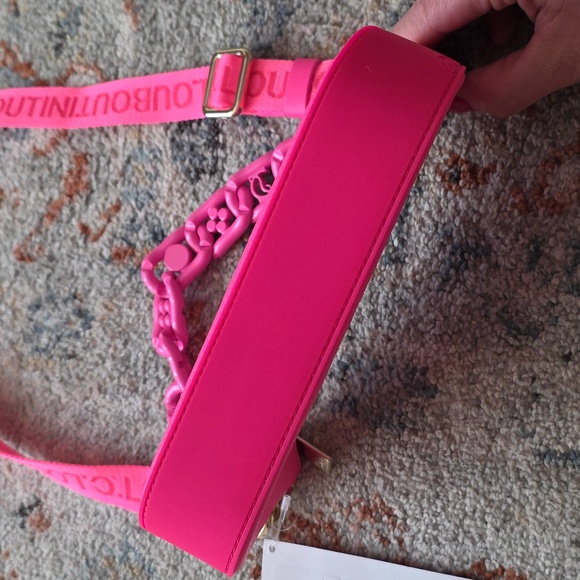 NWT Christian Louboutin Vibrant  Loubila Chain Crossbody Bag! - Picture 13 of 17